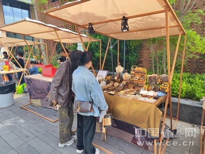 万红路慢生活街区启动2025春醒计划 茶·香节活动首秀(视频)