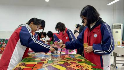 蹲点调研采访|水城农民画:笔尖上的乡俗乡韵 色彩中的民族之美